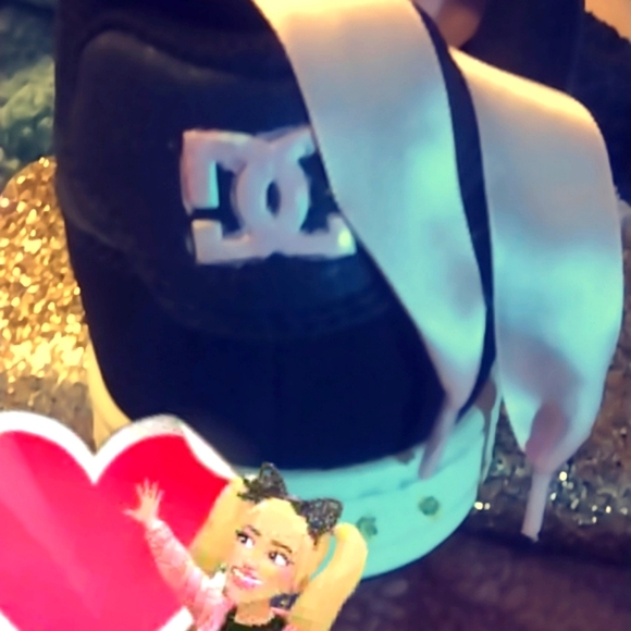 I had a wild idea to make my favorite Skater's just a bit "Posh" ! - Picture 7 of 8